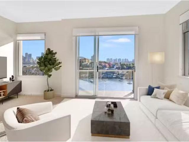 Deal! 3 BR 6/54 Milson Road, Cremorne Point Apartment for rent.