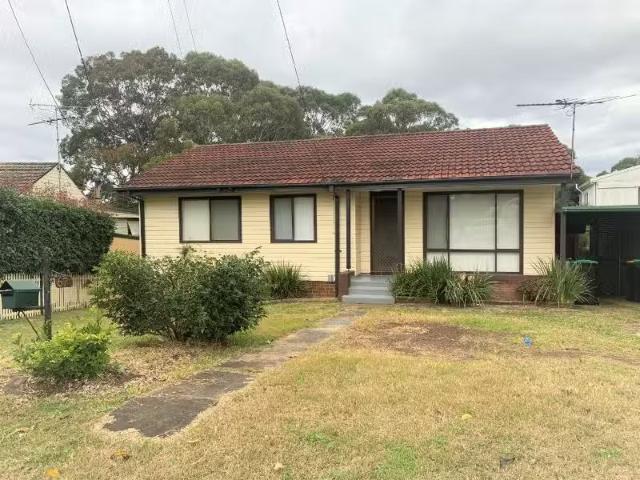 Just in! 3 BR 67 Tumbarumba Crescent, HECKENBERG House for ren.