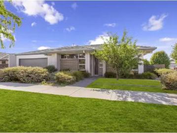 Deal! 3 BR 68 Chance Street, CRACE House for rent Listed by L.