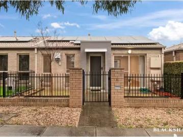 Charming 3 BR 60 Oodgeroo Avenue, Franklin Townhouse for rent.