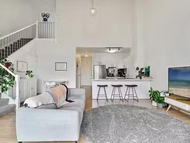 Cozy 3 BR 6/1070 Lygon Street, Carlton North, VIC 3054