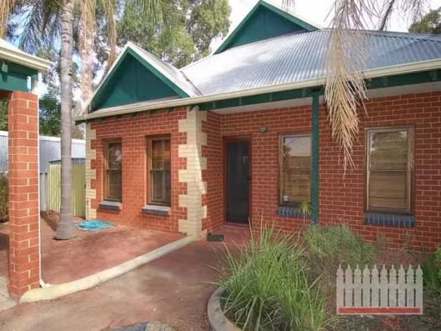 Cozy 3 BR 61B East Street, Guildford, WA 6055