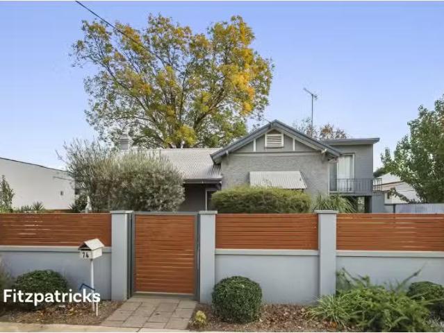 Just in! 3 BR 74 Hampden Avenue, North Wagga Wagga House for r.