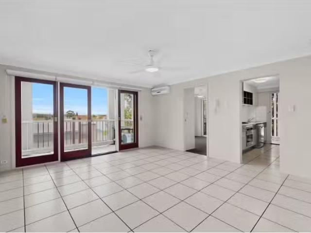 Charming 3 BR 7/550 Brunswick Street, NEW FARM Apartment for r.