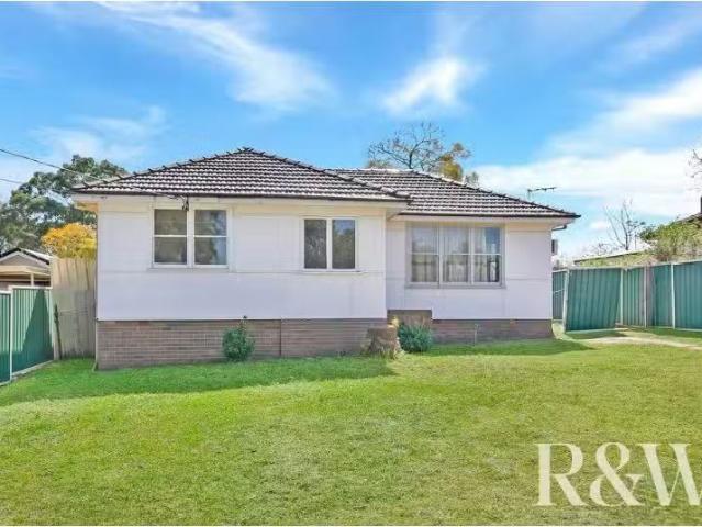 Deal! 3 BR 75 Ellsworth Drive, TREGEAR House for rent Listed.