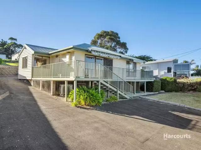 Rental! 3 BR 70 Lewisham Scenic Drive, LEWISHAM, TAS 7173 Ho.