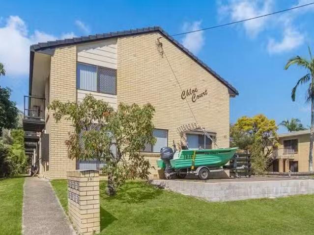 Just in! 3 BR 7/10 Honeysuckle Street, Tweed Heads West, NSW 2.
