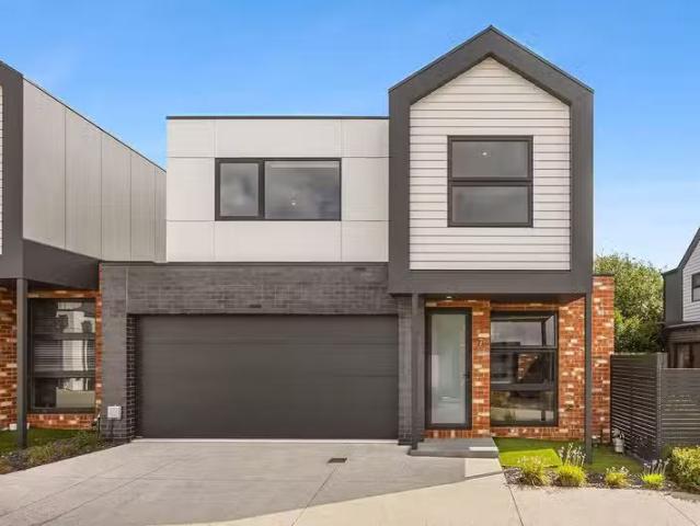 New 3 BR 7/114 South Valley Road, Highton, VIC 3216 Townhous.