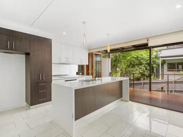 Unique 3 BR 7/14 16 Bute Street, SHERWOOD, QLD 4075 Townhous.