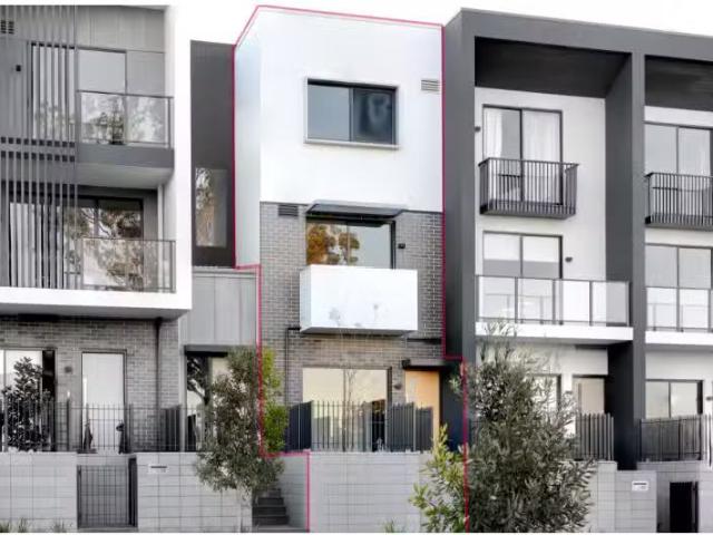Charming 3 BR 71 Farrell Street, EDMONDSON PARK Townhouse for.