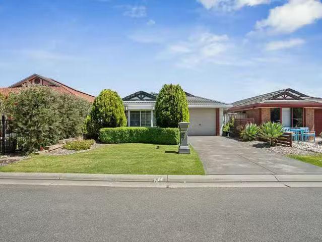 Deal! 3 BR 7 Seppelt Court, Woodcroft, SA 5162