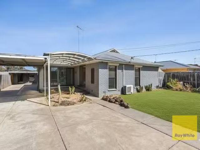 Deal! 3 BR 85 Donnybrook Road, Norlane, VIC 3214