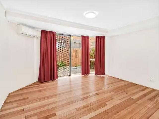 Charming 3 BR 8/61 63 Yeo Street, Neutral Bay Townhouse for re.