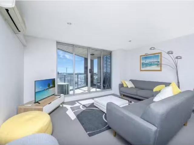 Deal! 3 BR 809/19 25 Bellevue Street, Newcastle West Apartment.