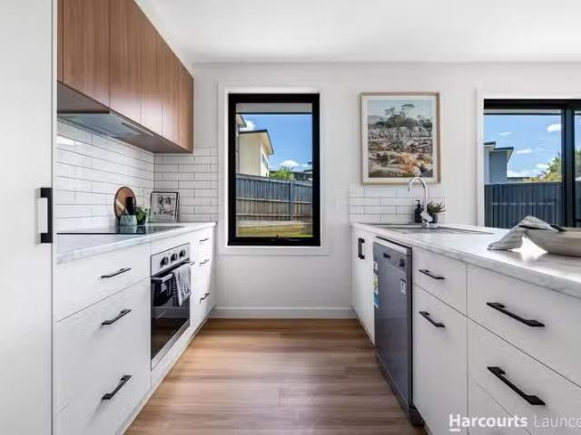 Cozy 3 BR 8/108 Pomona Road, RIVERSIDE, TAS 7250 Unit for Rent