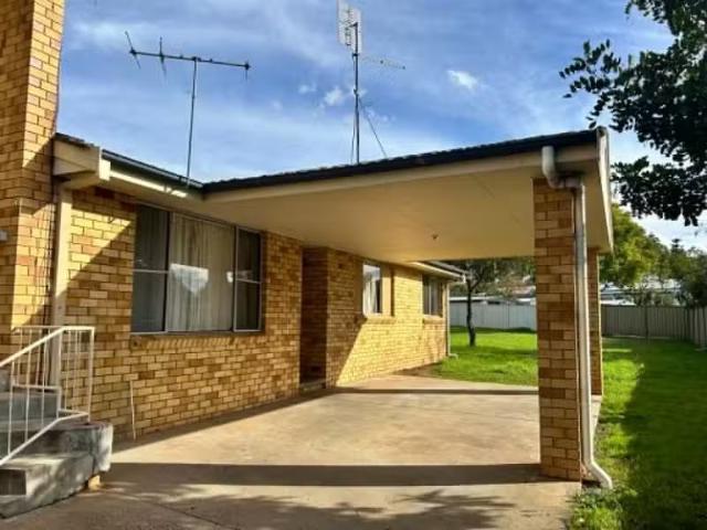 New 3 BR 8/2 Edward Street, TAMWORTH Apartment for rent Liste.