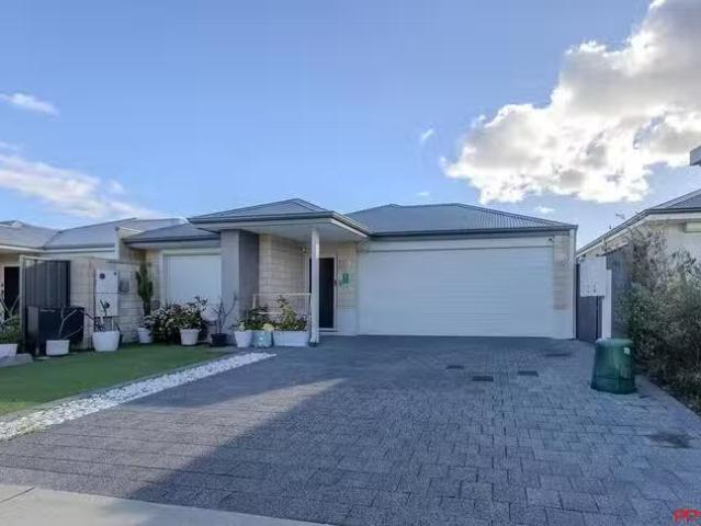 Unique 3 BR 8 Butterleaf Avenue, Yanchep, WA 6035