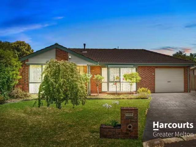 Just in! 3 BR 8 Gandara Court, KURUNJANG, VIC 3337 House for.