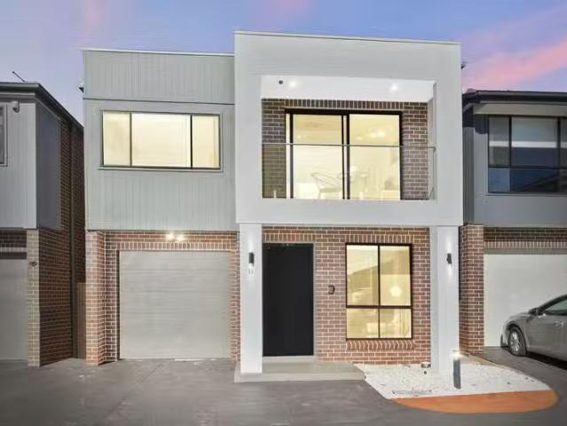 Charming 3 BR 8 Enzo Glade, Schofields, NSW 2762 Townhouse f.