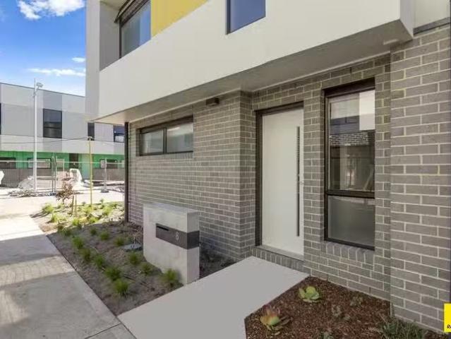 For Rent! 3 BR 8 Selo Walk, Avondale Heights, VIC 3034