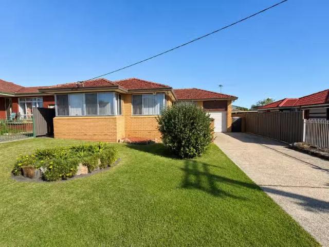 Just in! 3 BR 8 Young Street, MOUNT PRITCHARD House for rent.