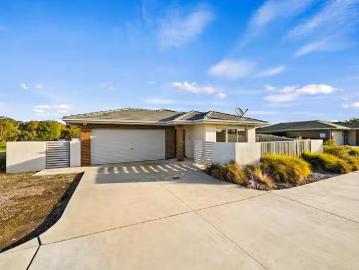 Nice 3 BR 9/20 Maranunga Crescent, Crace, ACT 2911