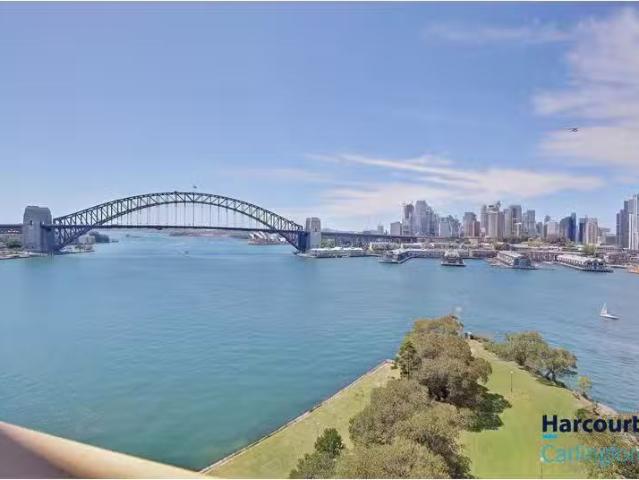 For Rent! 3 BR 92/14 28 Blues Point Road, Mc Mahons Point Apar.