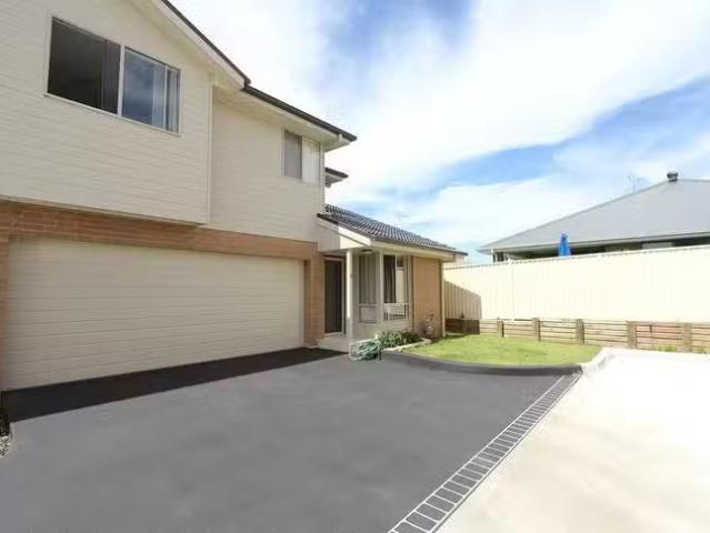 Rental! 3 BR 9/3 Gahnia Place, Hamlyn Terrace, NSW 2259