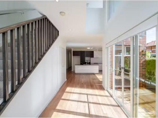 Nice 3 BR 9C Regent Street East, MOUNT LAWLEY Townhouse for re.