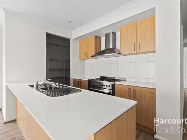 Deal! 3 Conifer Drive, Wallan, VIC 3756