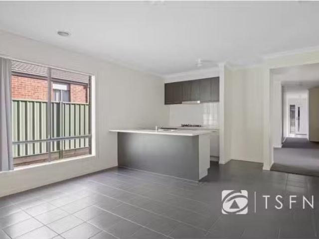 New 3 Ridge Place, GOLDEN SQUARE House for rent Listed by Sam.