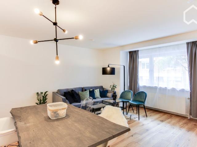 Charming 3 Room Apartment in Düsseldorf in City Center, Dusseldorf Amsterdam Apartments for Rent