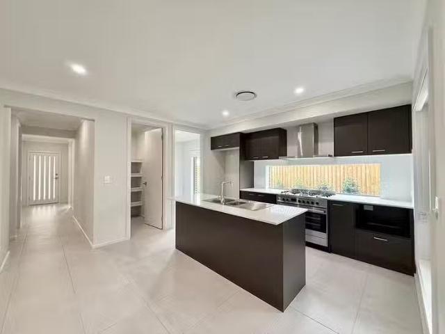 Nice 3 Waieela Way, Anambah, NSW 2320