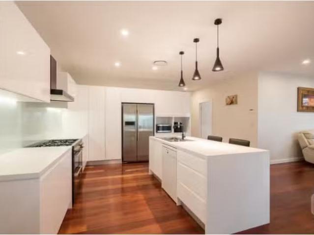 Unique 3 Winsor Street, Merewether House for rent Listed by G.