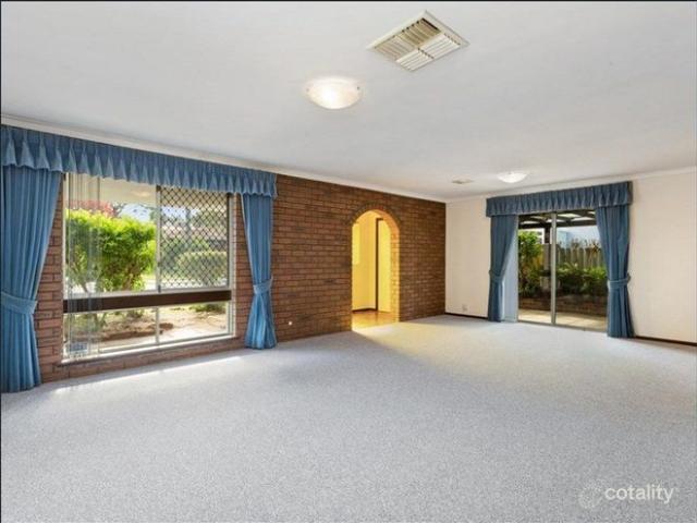 Charming 3 x 2 Family Home in Prime Woodlands Location Location, comfort and lifestyle