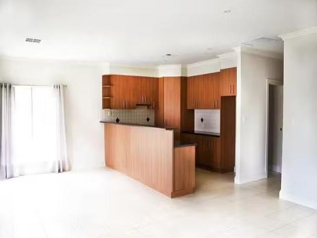 Deal! 3B Reynolds Road, Campbelltown, SA 5074