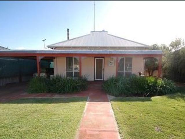 Charming 3x1 Cottage in a Convenient Location