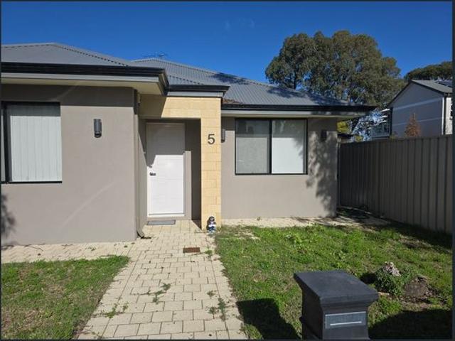 Charming 3x2 Home in The Vines