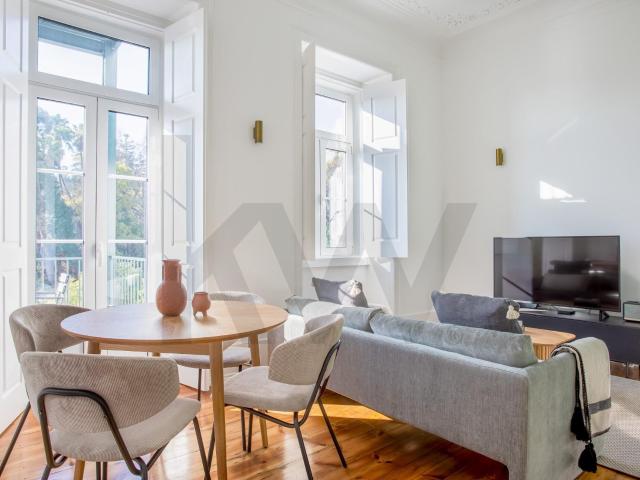 Charming T2 with Balcony and View | Salitre Street
