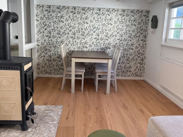 Charming Temporary Home – Fully Furnished & Central