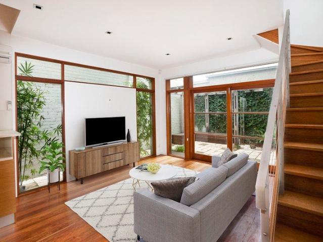 Charming Terrace in Terrific Location