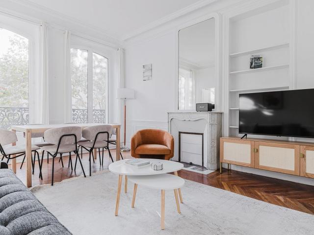 Charming Three Bedroom Apartment in Paris