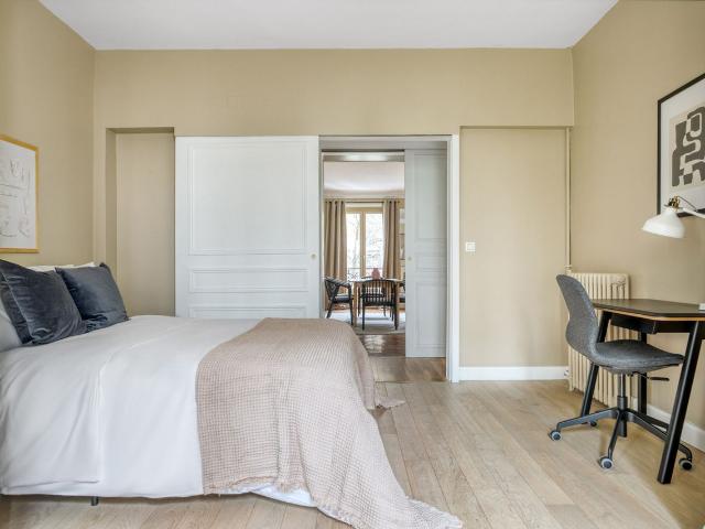 Charming Three Bedroom Apartment in Paris, Paris Amsterdam Apartments for Rent