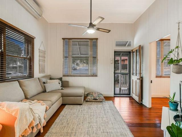 Charming Three Bedroom Character Cottage in East Toowoomba!