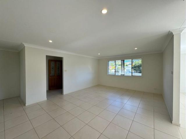 Charming Three Bedroom Family Villa with Private Back Yard