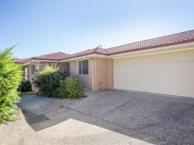 Charming Three Bedroom Family Villa with Private Back Yard