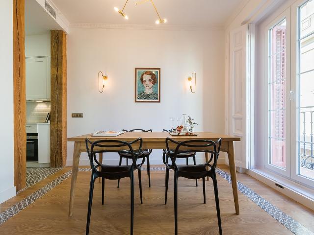 Charming three bedroom flat in La Latina