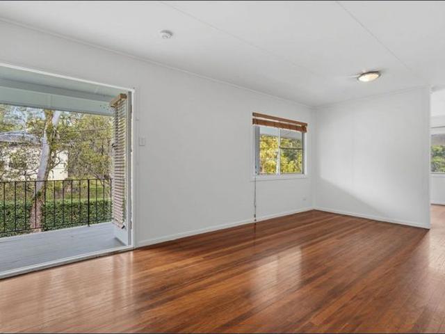 CHARMING THREE BEDROOM HOME!