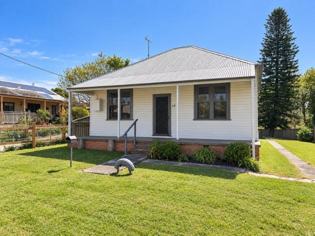 CHARMING THREE BEDROOM HOME, BEAUTIFULLY REFRESHED THROUGHOUT