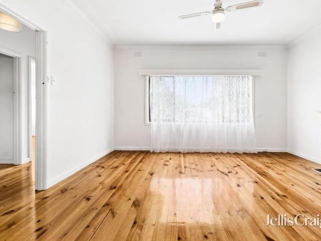 Charming Three Bedroom Home in Convenient Wendouree Location